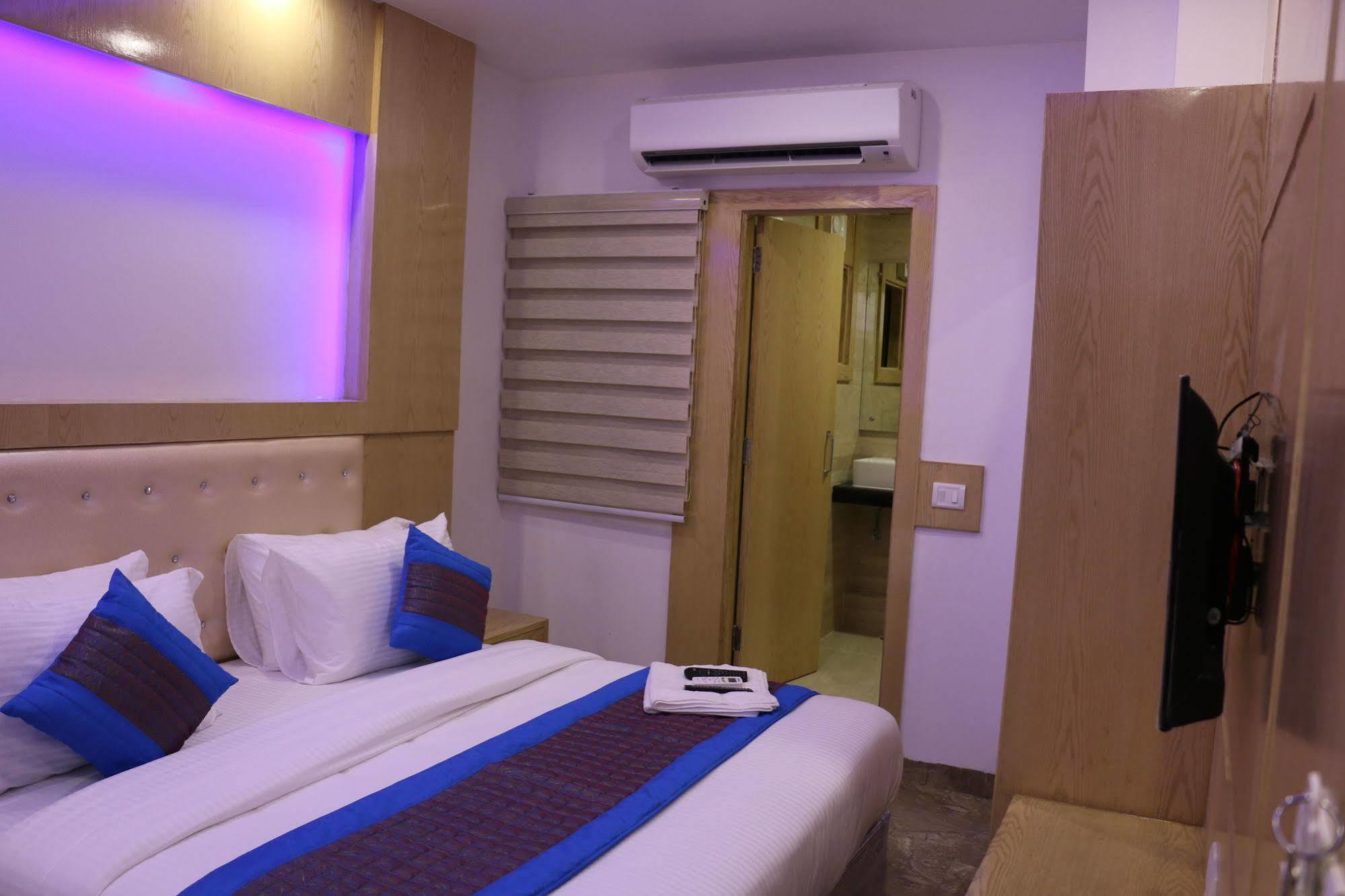 Hotel Prince Palace Deluxe - Paharganj - New Delhi Exterior photo