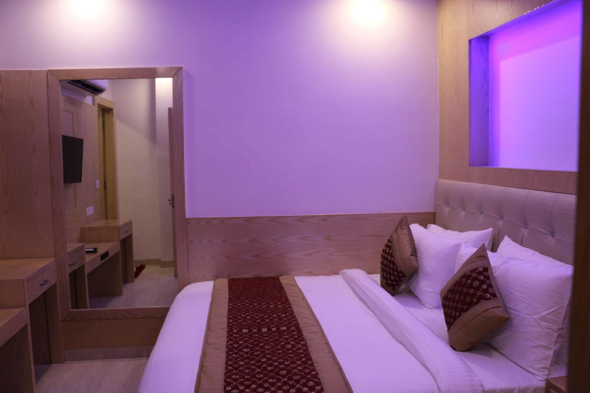 Hotel Prince Palace Deluxe - Paharganj - New Delhi Exterior photo