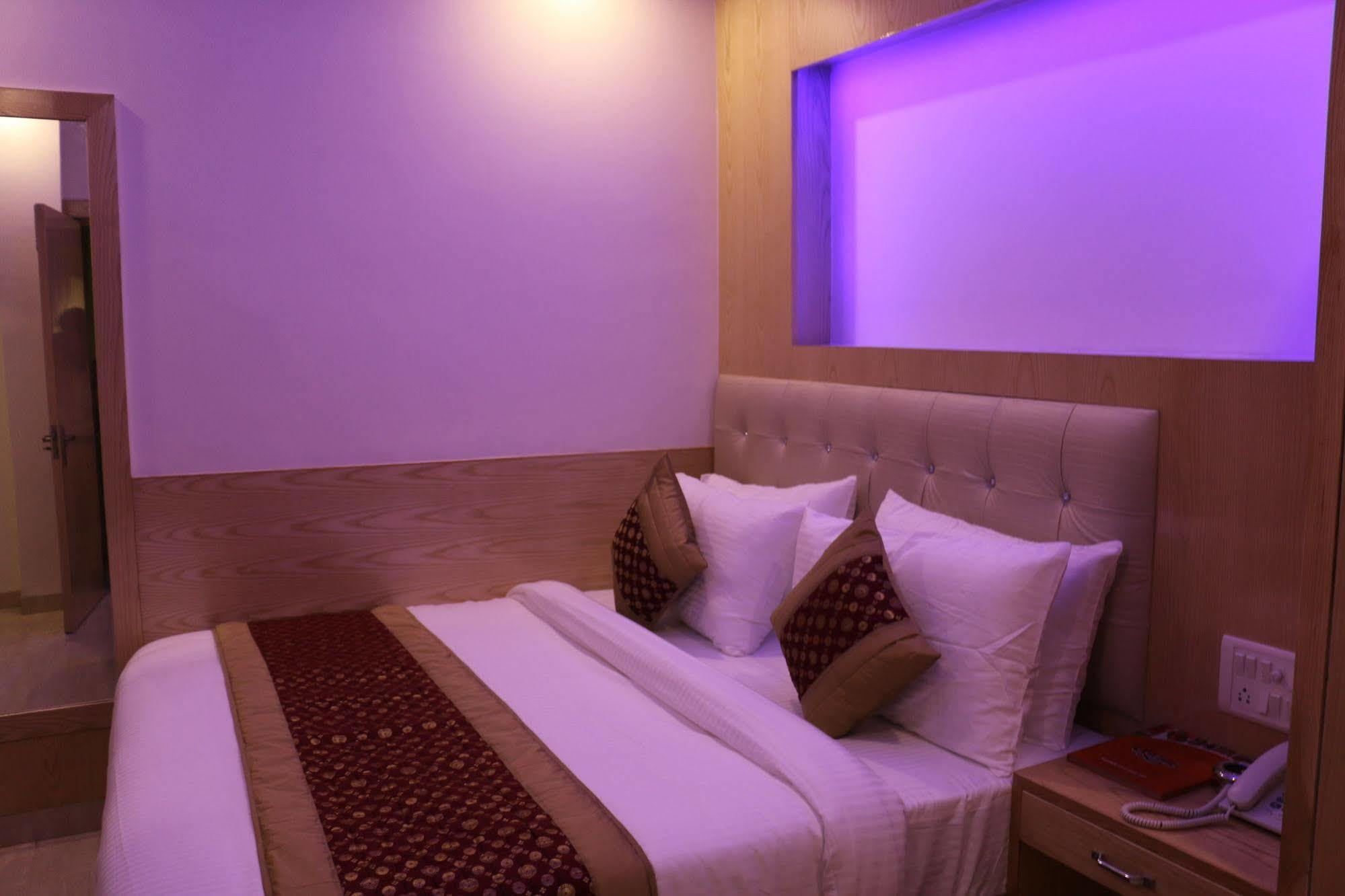 Hotel Prince Palace Deluxe - Paharganj - New Delhi Exterior photo